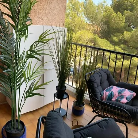 Cosy Duplex For 4 In Giens With Parking * Йер