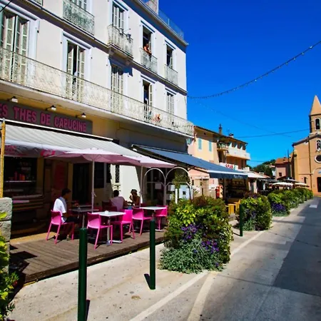 Cosy Duplex For 4 In Giens With Parking